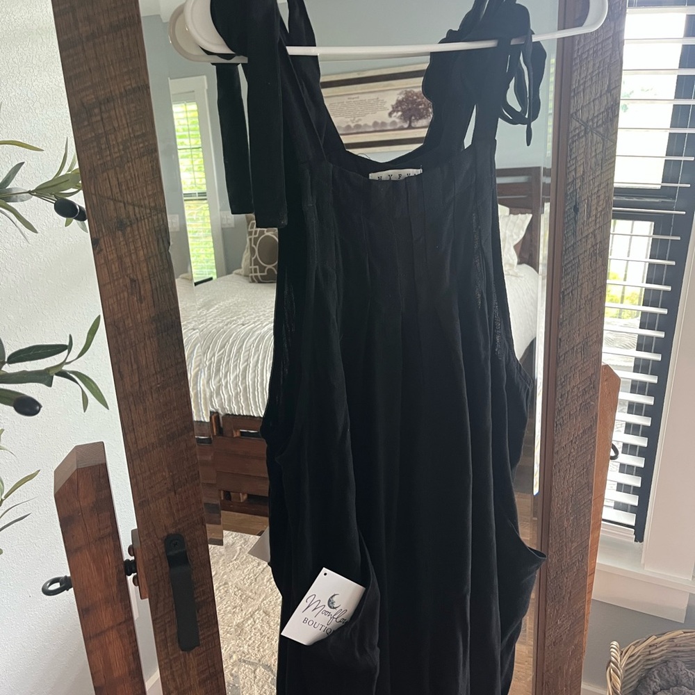 HYFVE LINEN BLEND PLEATED JUMPSUIT Size large - Black - New w/tag